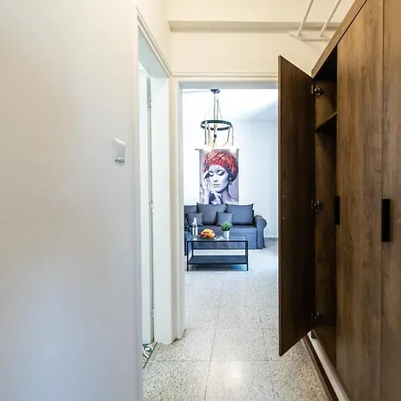 Serenityone - Centrally Located One Bedroom דירה