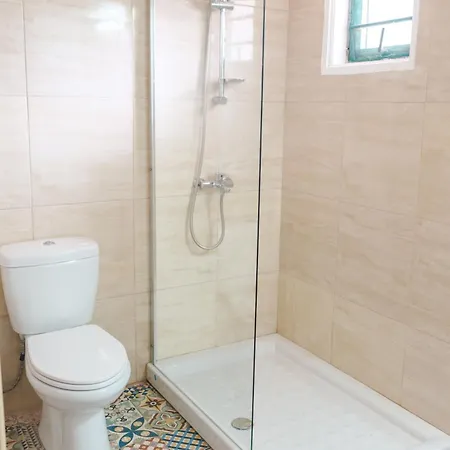 Serenityone - Centrally Located One Bedroom דירה