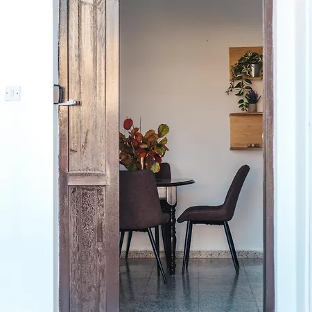 Serenityone - Centrally Located One Bedroom איה נאפה